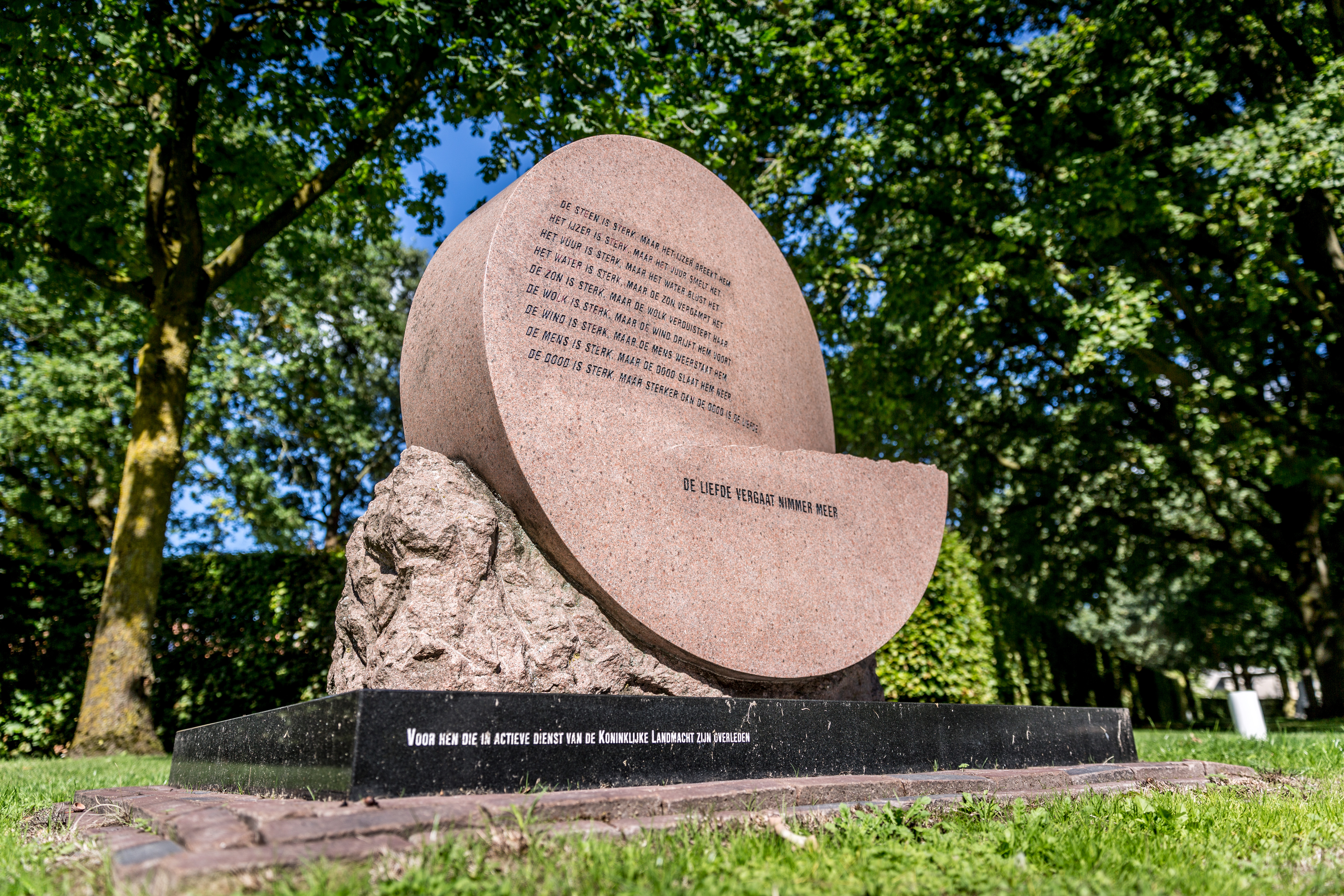Het monument Koninklijke Landmacht